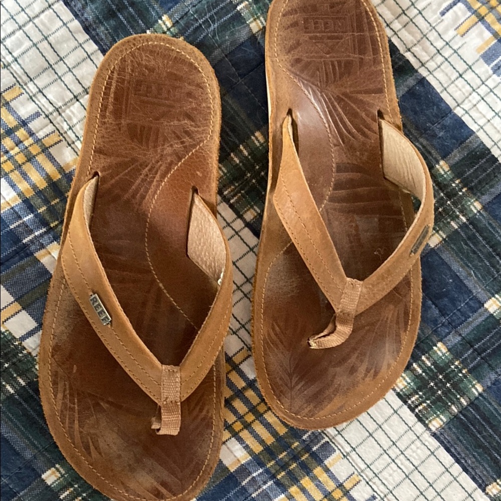 Reef tan leather flip flops